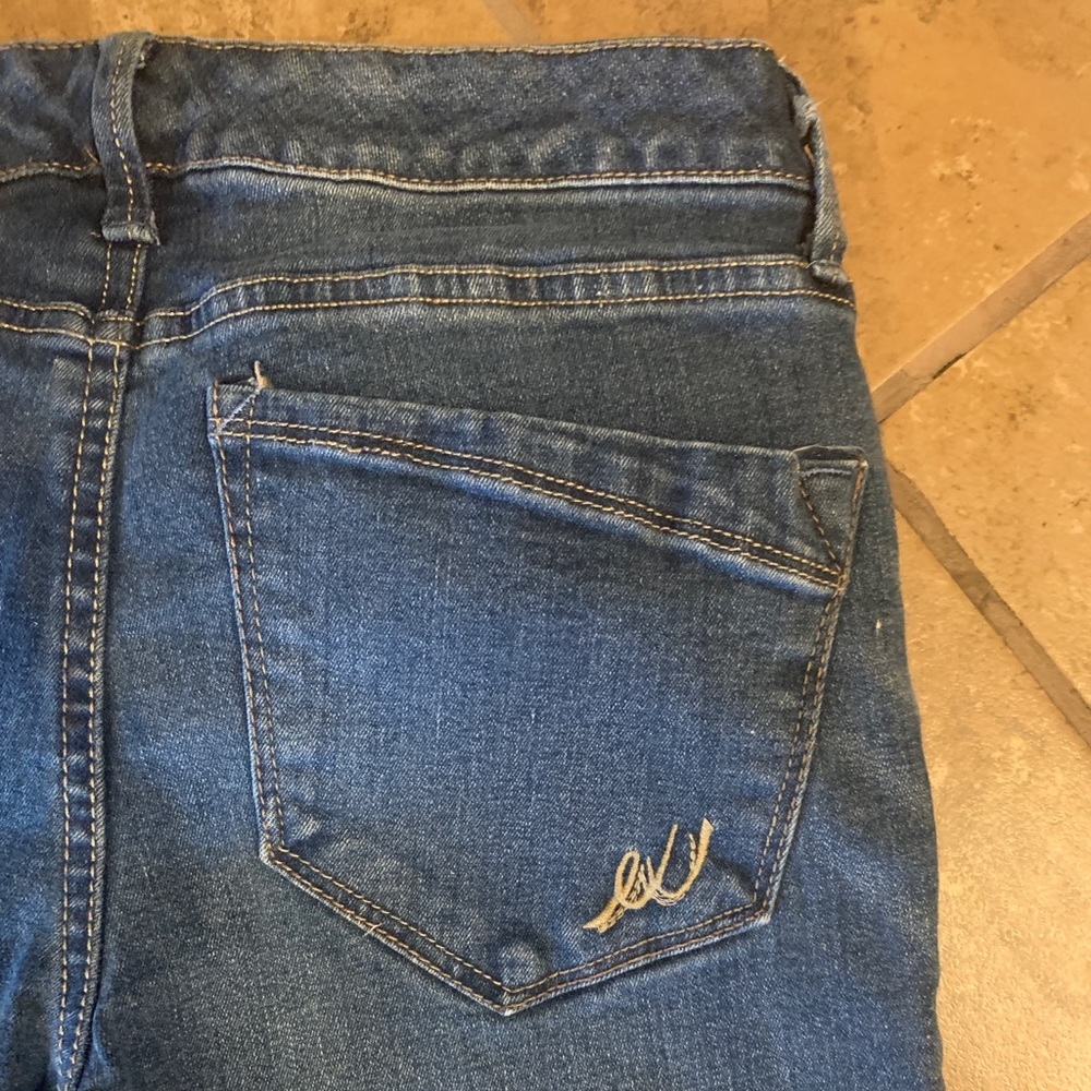 💕EXPRESS JEANS REGULAR SIZE 4! INSEAM 30”.